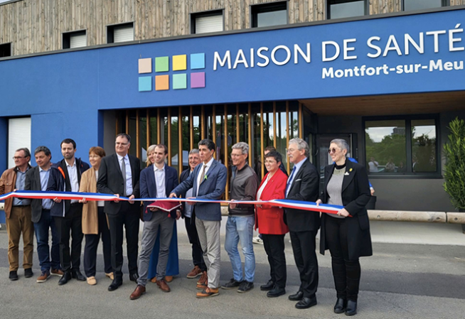 Inauguration de la maison de santé pluriprofessionnelle de Monfort-sur-meu en présence de nombreux élus
